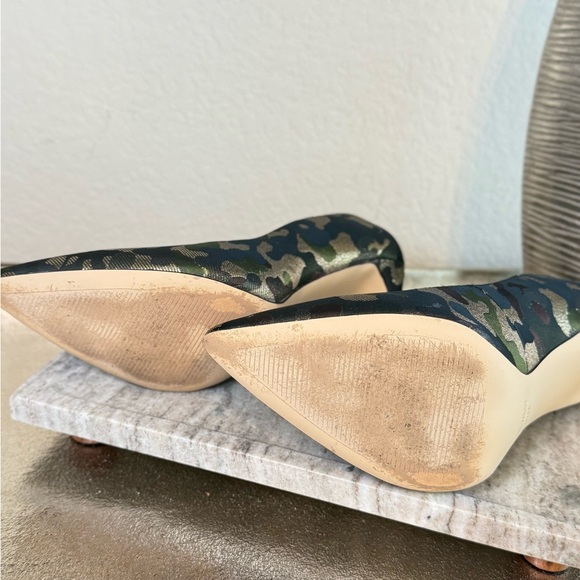Tatiana Pointy Toe Camouflage High Heels
Nine West - Picture 5 of 6